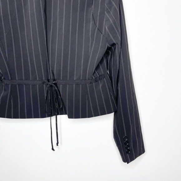 BCBG MAXAZRIA Pinstripe Blazer – Cropped Fit, Business Chic Medium - Picture 8 of 8